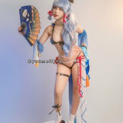 chinese cosplayer (photo and video)